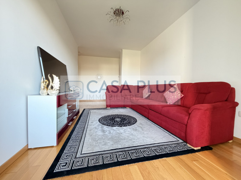 Carmignano di Brenta, in posizione centrale lungo una delle vie principali, comodo a servizi e vi...