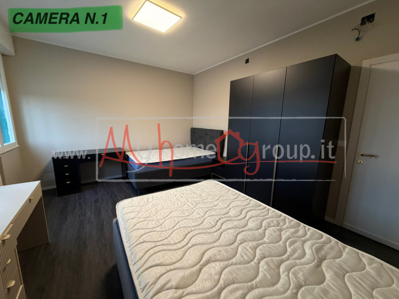 PADOVA ZONA STAZIONE (Rif. AFF550P) 

ITA

Disponibili quattro posti letto in due stanze doppie i...