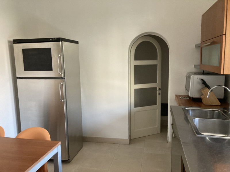 In zona interna del quartiere residenziale di Santa Bertilla, proponiamo in affitto un appartamen...