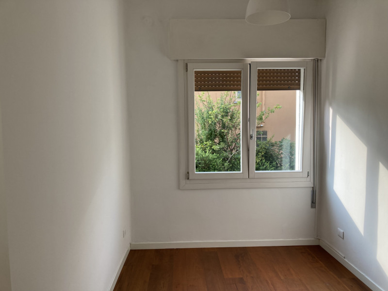 In zona interna del quartiere residenziale di Santa Bertilla, proponiamo in affitto un appartamen...