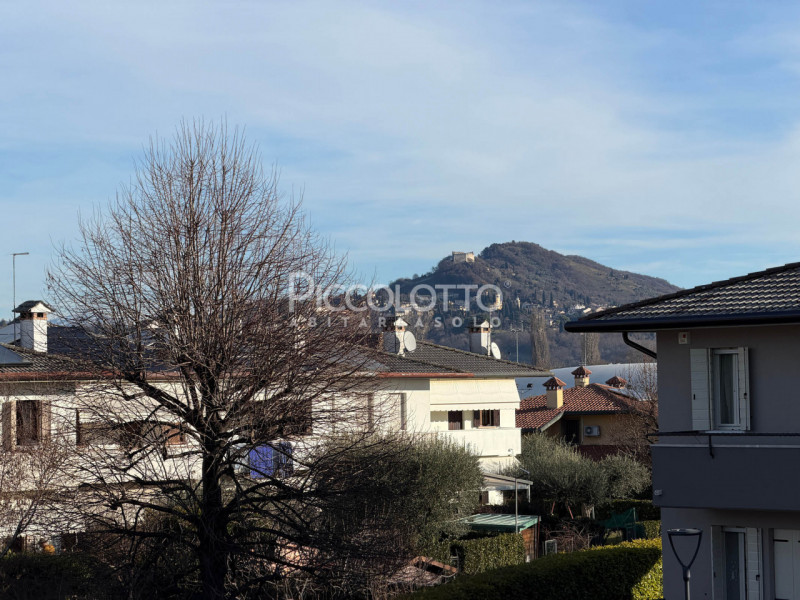 Rif. V5416 - Onè di Fonte, in posizione residenziale tranquilla e ben servita, proponiamo villa s...