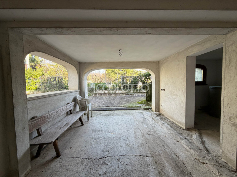 Rif. V5416 - Onè di Fonte, in posizione residenziale tranquilla e ben servita, proponiamo villa s...