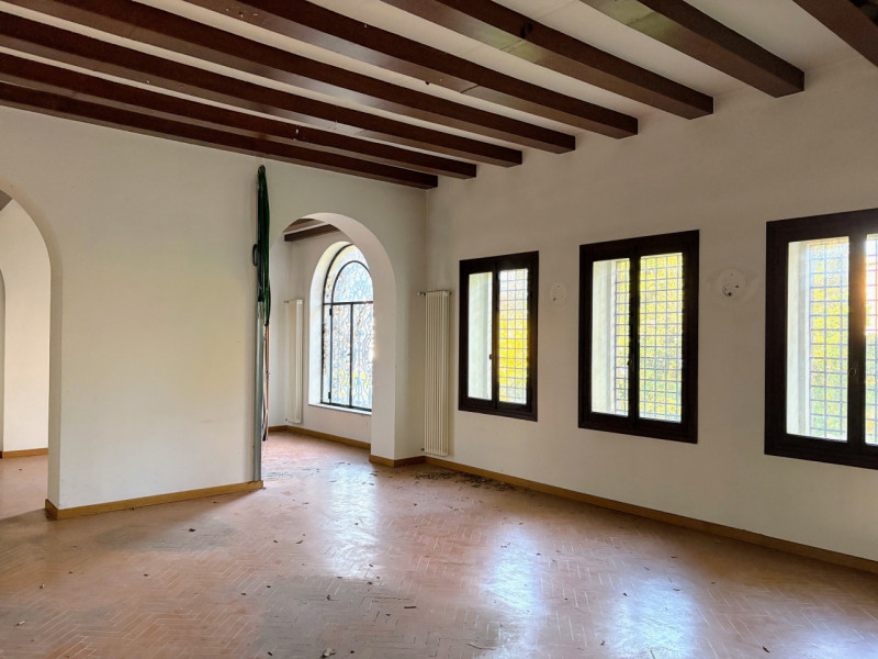 THIENE CENTRO - Prestigiosa Villa Storica € 540.000,00

Trattativa Unica immobiliare, via Prà Bor...