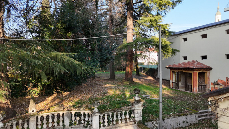 THIENE CENTRO - Prestigiosa Villa Storica € 540.000,00

Trattativa Unica immobiliare, via Prà Bor...