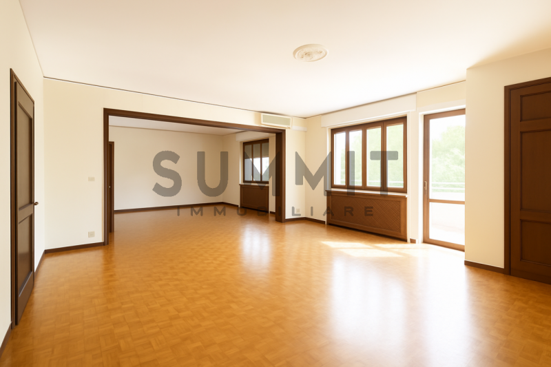 SCHIO – CENTRO: Luminoso e spazioso appartamento TRICAMERE di 255 mq, sito al quarto ed ultimo pi...