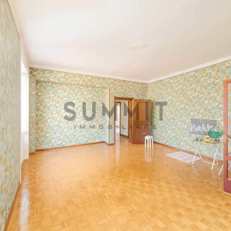 SCHIO – CENTRO: Luminoso e spazioso appartamento TRICAMERE di 255 mq, sito al quarto ed ultimo pi...