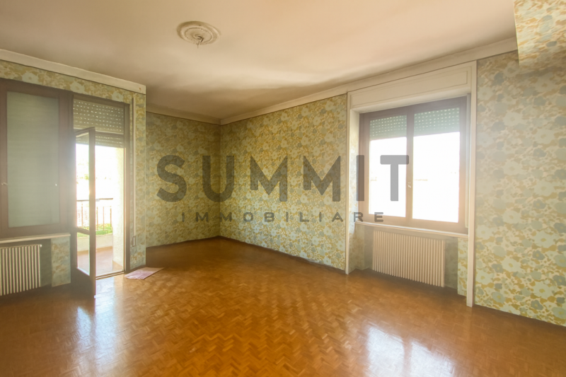 SCHIO – CENTRO: Luminoso e spazioso appartamento TRICAMERE di 255 mq, sito al quarto ed ultimo pi...