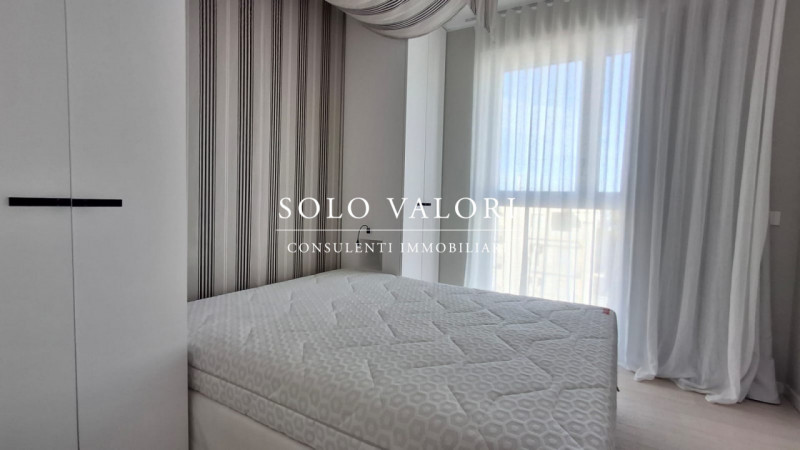 Scoprite un'opportunità unica di possedere un affascinante appartamento trilocale situato nel cuo...