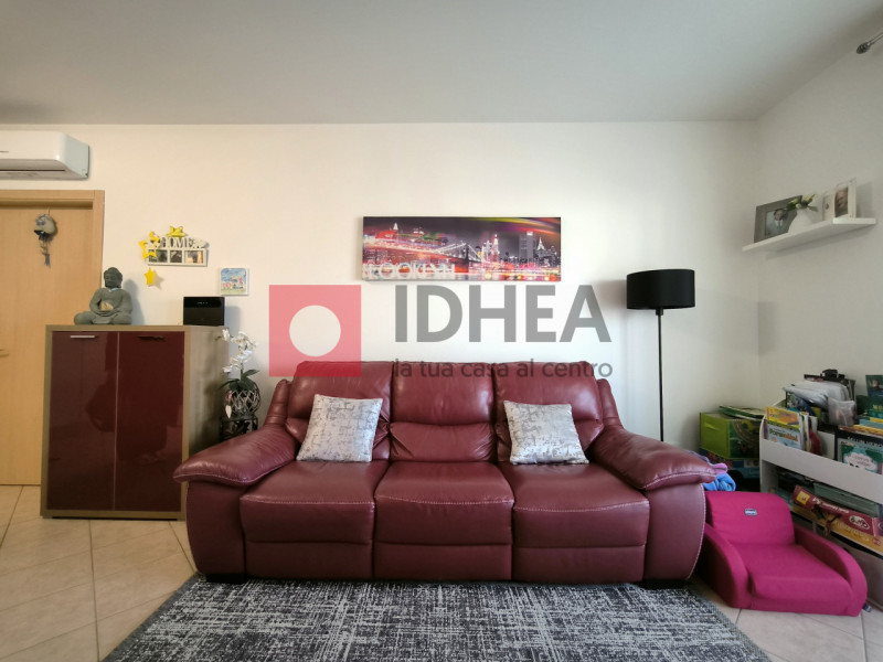 PAESE

In zona ricca di servizi raggiungibili a piedi quali centro commerciale, supermercati, fer...