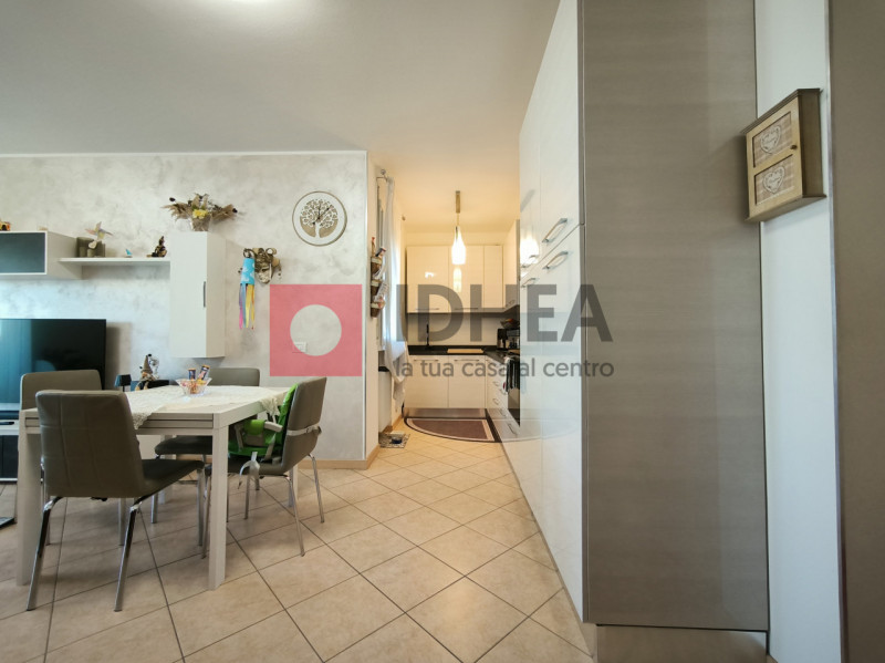 PAESE

In zona ricca di servizi raggiungibili a piedi quali centro commerciale, supermercati, fer...