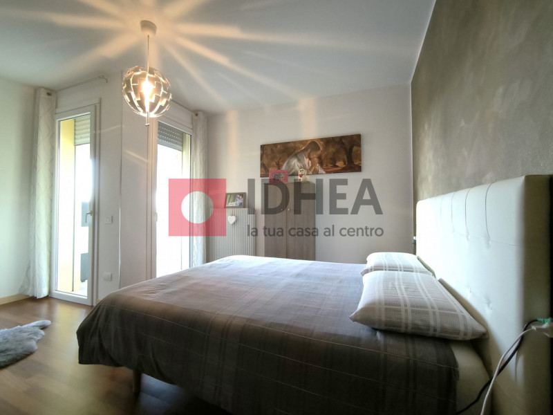 PAESE

In zona ricca di servizi raggiungibili a piedi quali centro commerciale, supermercati, fer...