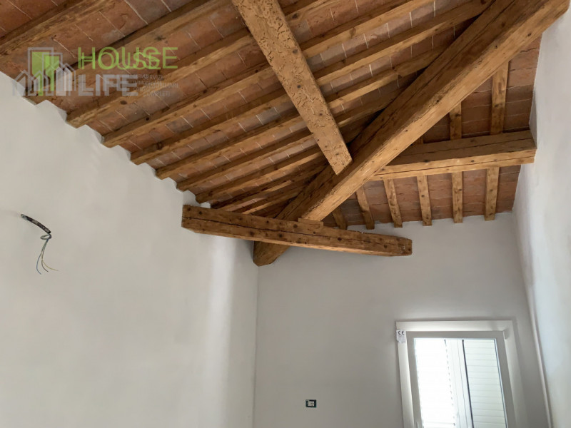 LIMITROFI DI THIENE: a 2 minuti dal paese, in una nuova ristrutturazione, APPARTAMENTO BICAMERE c...