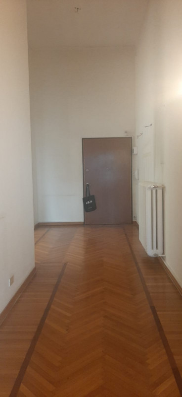 PIAZZA INSURREZIONE In Palazzo storico, appartamento di c.a. 200 mq con ottimo potenziale sia com...