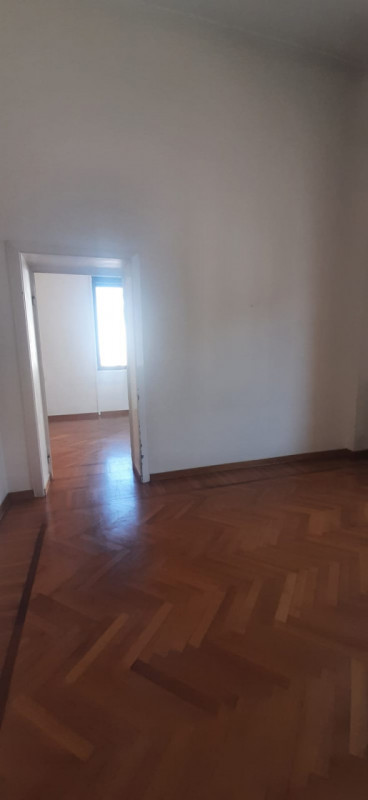 PIAZZA INSURREZIONE In Palazzo storico, appartamento di c.a. 200 mq con ottimo potenziale sia com...