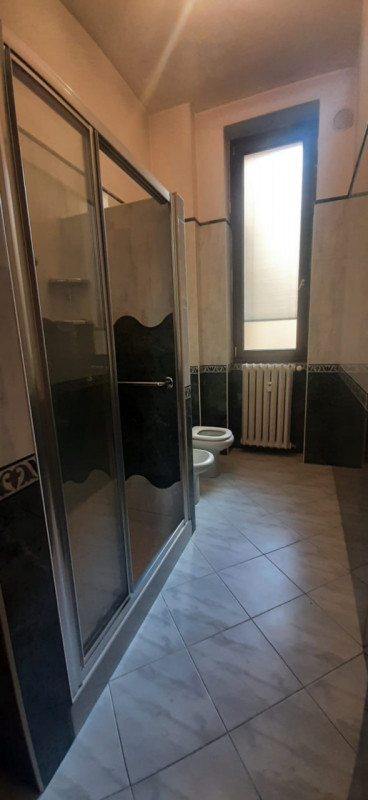 PIAZZA INSURREZIONE In Palazzo storico, appartamento di c.a. 200 mq con ottimo potenziale sia com...