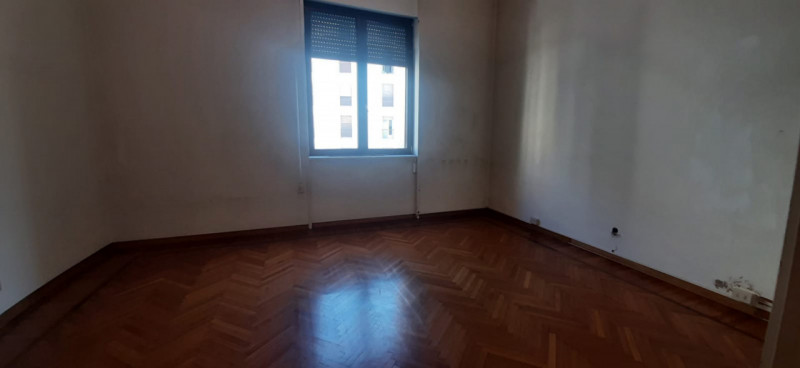 PIAZZA INSURREZIONE In Palazzo storico, appartamento di c.a. 200 mq con ottimo potenziale sia com...