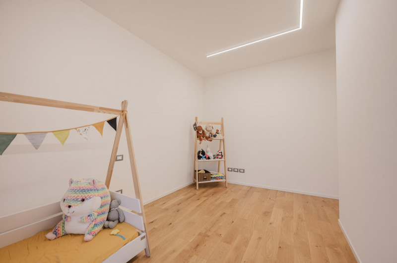 Raffinata porzione di bifamiliare di recentissima costruzione, pensata per offrire comfort modern...