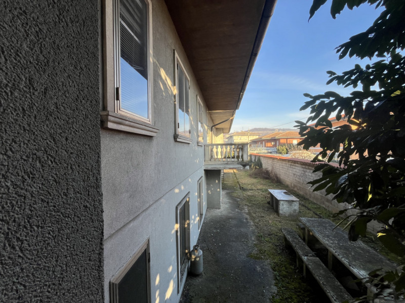 In vendita, nel cuore di Sossano, proponiamo una bifamiliare da ristrutturare su un lotto di circ...