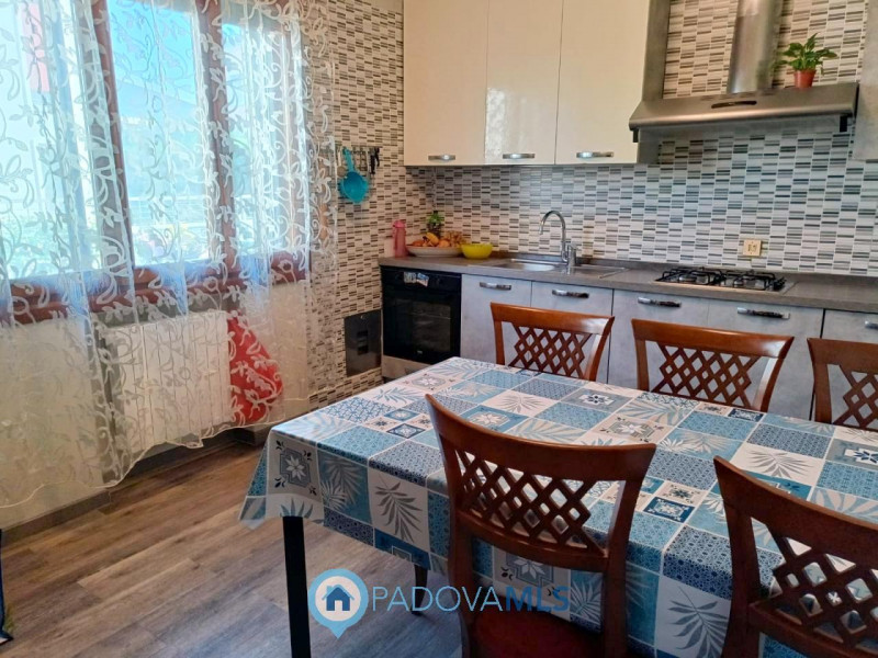 Immobile in esclusiva al Gruppo Padova MLS

Tencarola interessante appartamento in bifamiliare, c...