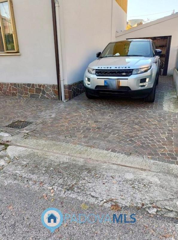 Immobile in esclusiva al Gruppo Padova MLS

Tencarola interessante appartamento in bifamiliare, c...