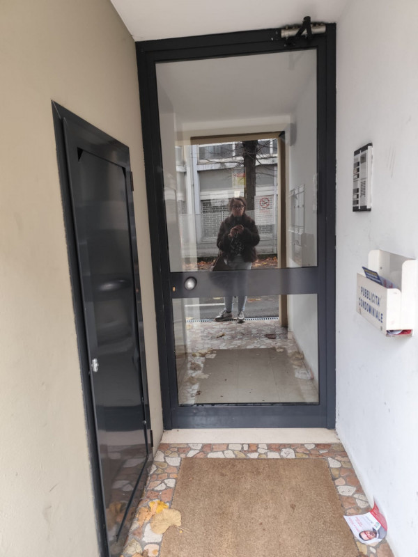 Su piccola palazzina di sole 8 unità, al piano secondo con ascensore, vendesi luminoso appartamen...