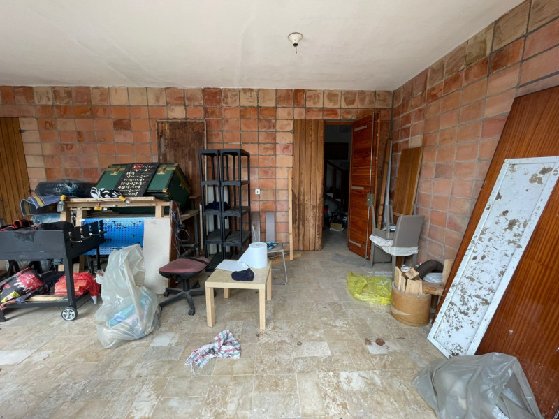 Scoprite questa splendida bifamiliare situata nel cuore di Cavino, una frazione affascinante del ...