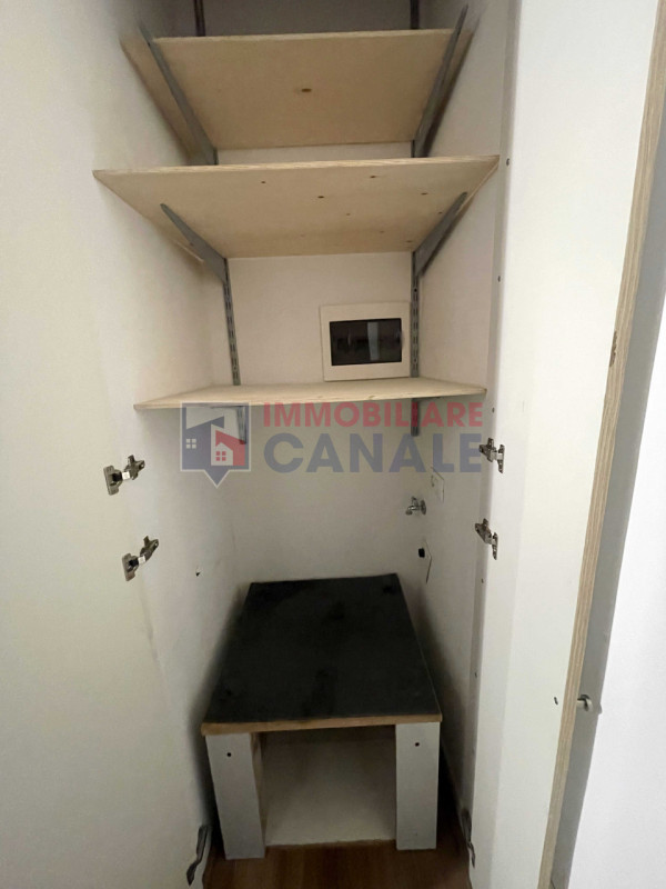 Proponiamo in affitto un luminoso appartamento bicamere di circa 60 mq situato nel cuore di Piove...