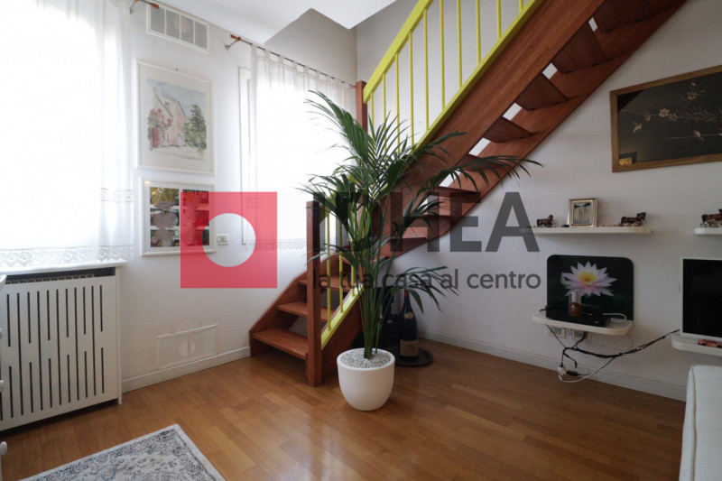 CAMALO'- POVEGLIANO 

RIF"APC2"

In un contesto residenziale tranquillo e riservato, proponiamo q...