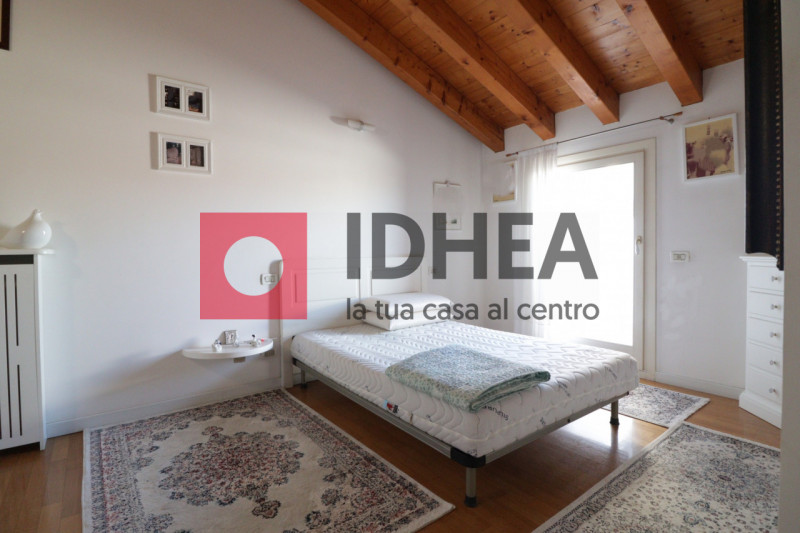 CAMALO'- POVEGLIANO 

RIF"APC2"

In un contesto residenziale tranquillo e riservato, proponiamo q...