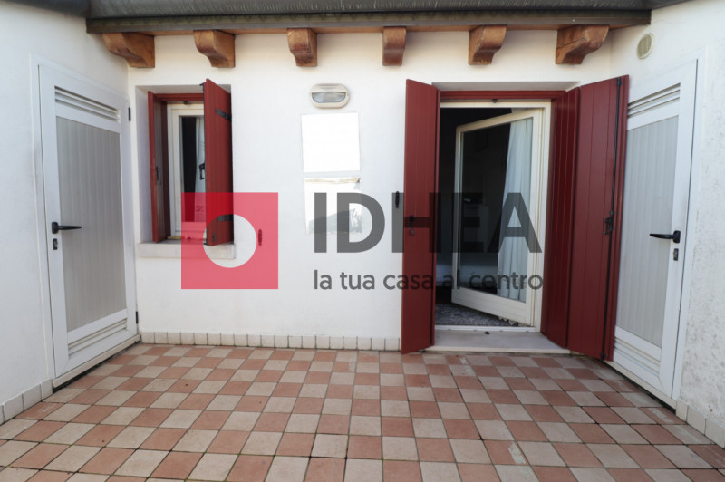 CAMALO'- POVEGLIANO 

RIF"APC2"

In un contesto residenziale tranquillo e riservato, proponiamo q...