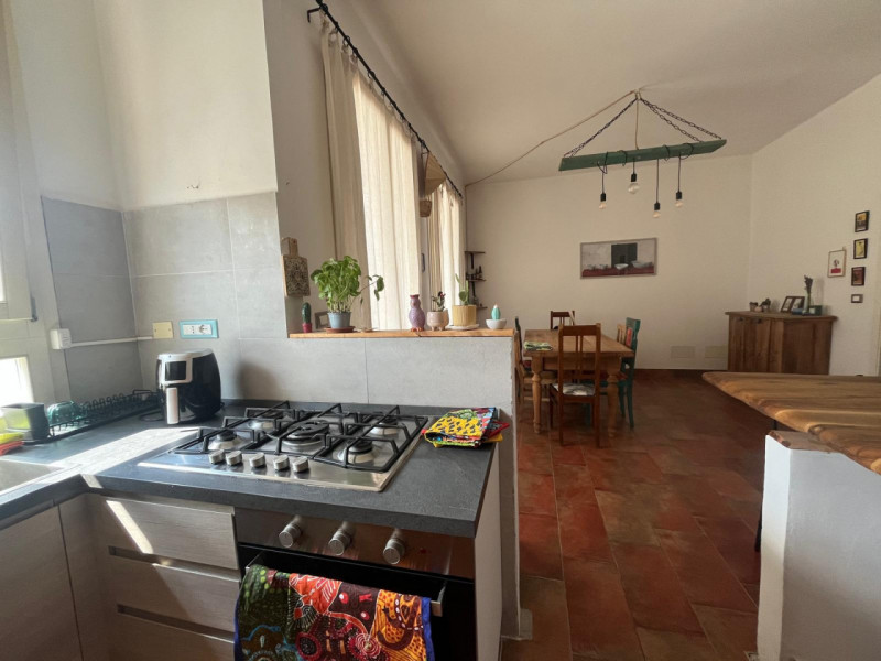 UBICAZIONE E CONTESTO: La proprietà è situata nel cuore del quartiere di Santa Bertilla, una dell...