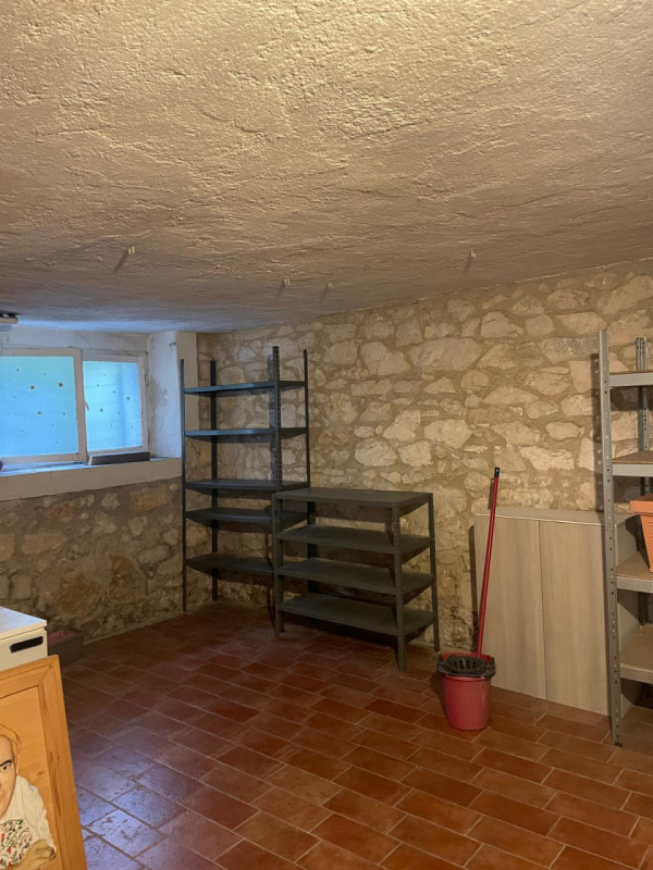 UBICAZIONE E CONTESTO: La proprietà è situata nel cuore del quartiere di Santa Bertilla, una dell...