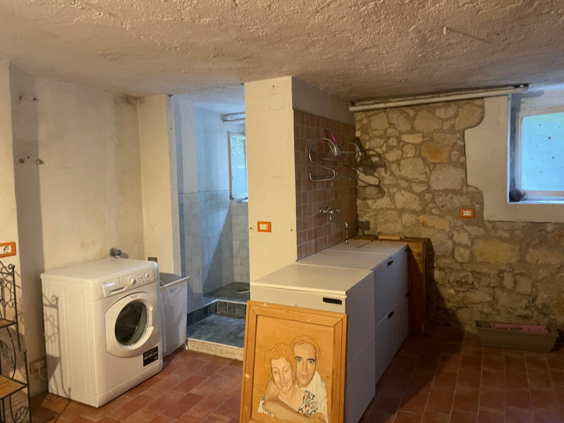 UBICAZIONE E CONTESTO: La proprietà è situata nel cuore del quartiere di Santa Bertilla, una dell...