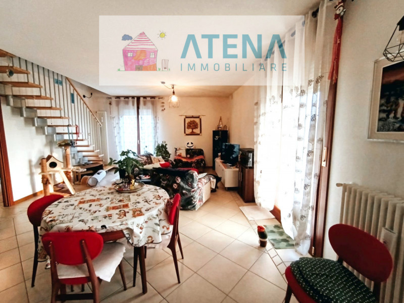 rif. 25665

RUBANO - VILLAGUATTERA

Proponiamo in vendita esclusiva, ampio appartamento duplex al...