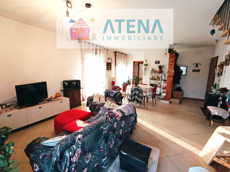 rif. 25665

RUBANO - VILLAGUATTERA

Proponiamo in vendita esclusiva, ampio appartamento duplex al...