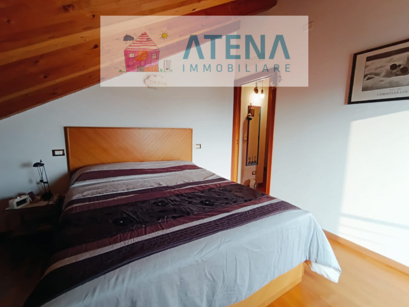 rif. 25665

RUBANO - VILLAGUATTERA

Proponiamo in vendita esclusiva, ampio appartamento duplex al...