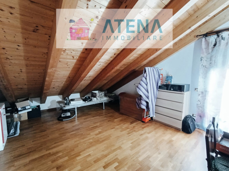 rif. 25665

RUBANO - VILLAGUATTERA

Proponiamo in vendita esclusiva, ampio appartamento duplex al...