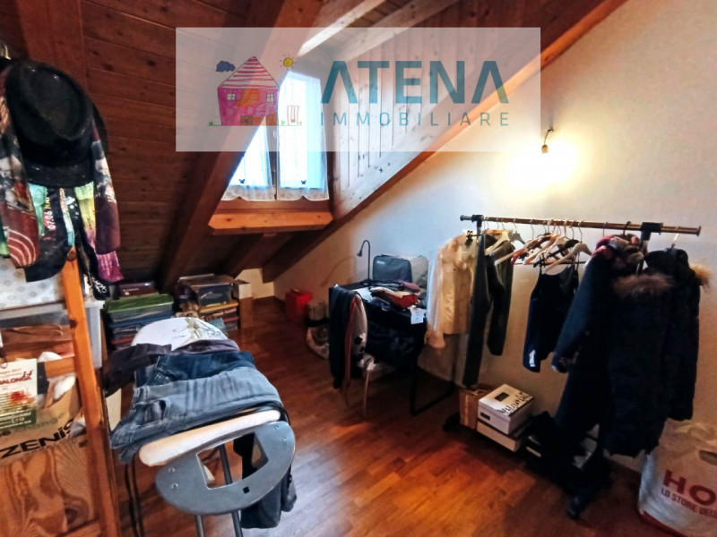 rif. 25665

RUBANO - VILLAGUATTERA

Proponiamo in vendita esclusiva, ampio appartamento duplex al...