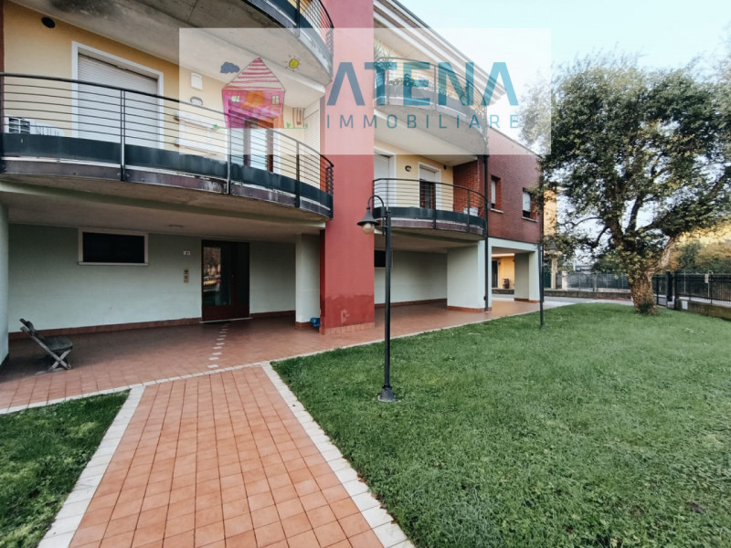 rif. 25665

RUBANO - VILLAGUATTERA

Proponiamo in vendita esclusiva, ampio appartamento duplex al...