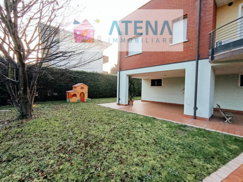 rif. 25665

RUBANO - VILLAGUATTERA

Proponiamo in vendita esclusiva, ampio appartamento duplex al...