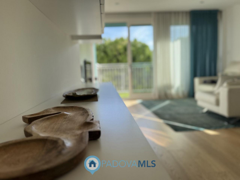 Immobile in esclusiva al Gruppo Padova MLS
Nel pieno centro di Jesolo, affacciato direttamente su...