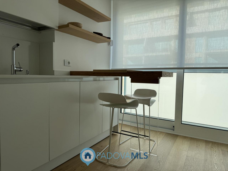 Immobile in esclusiva al Gruppo Padova MLS
Nel pieno centro di Jesolo, affacciato direttamente su...