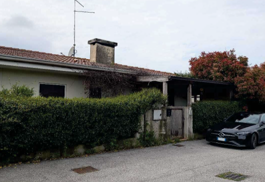 Rif. A.A.88-24

Vendita all'asta - villetta a schiera al piano terra in data 21 gennaio 2026

Des...