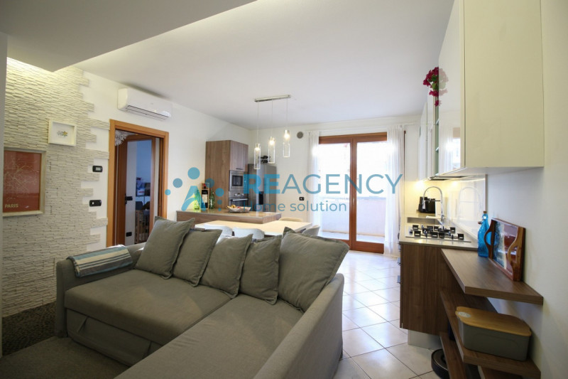 Dueville 

Stai cercando un appartamento pronto da vivere dove design moderno incontra praticità ...