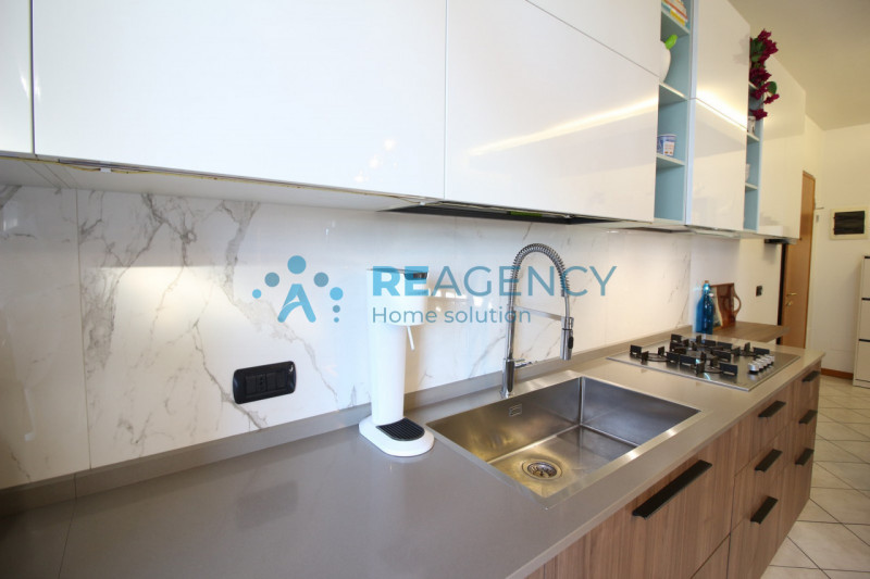 Dueville 

Stai cercando un appartamento pronto da vivere dove design moderno incontra praticità ...