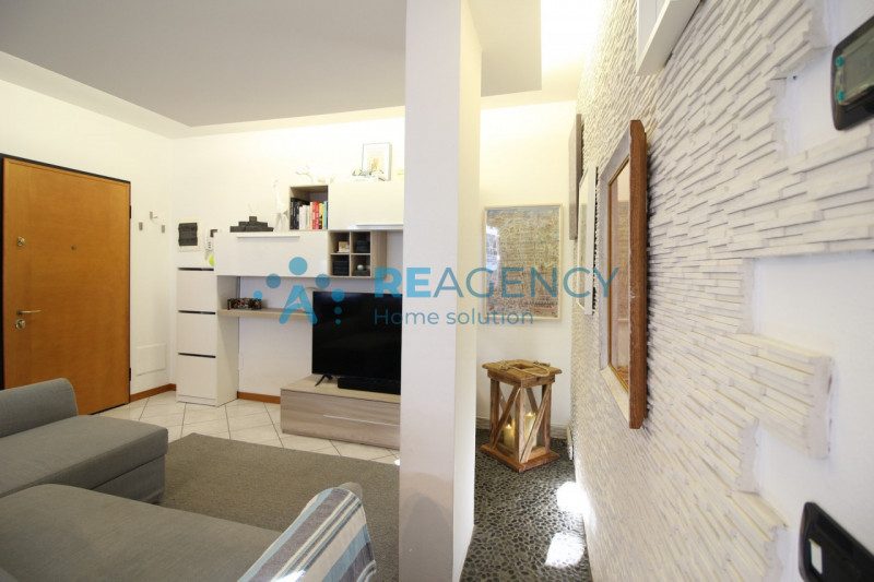 Dueville 

Stai cercando un appartamento pronto da vivere dove design moderno incontra praticità ...