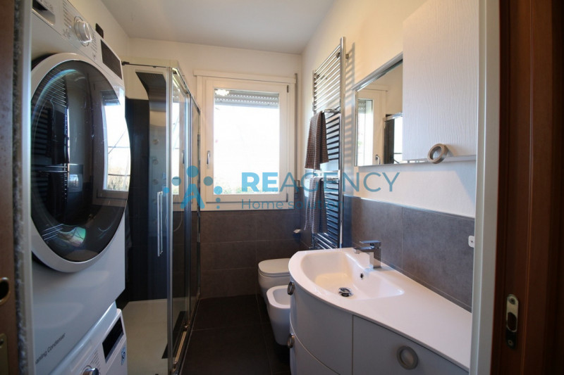 Dueville 

Stai cercando un appartamento pronto da vivere dove design moderno incontra praticità ...