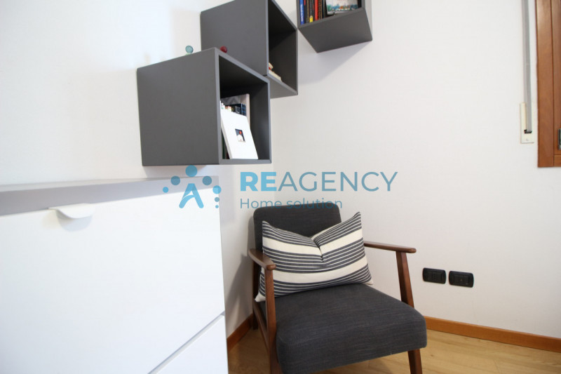 Dueville 

Stai cercando un appartamento pronto da vivere dove design moderno incontra praticità ...