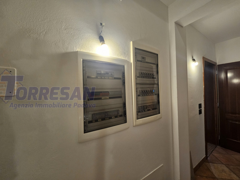 Eleganza e unicità nal cuore di Noventa Padovana 
Villa introvabile di circa 400 mq in classe A1 ...