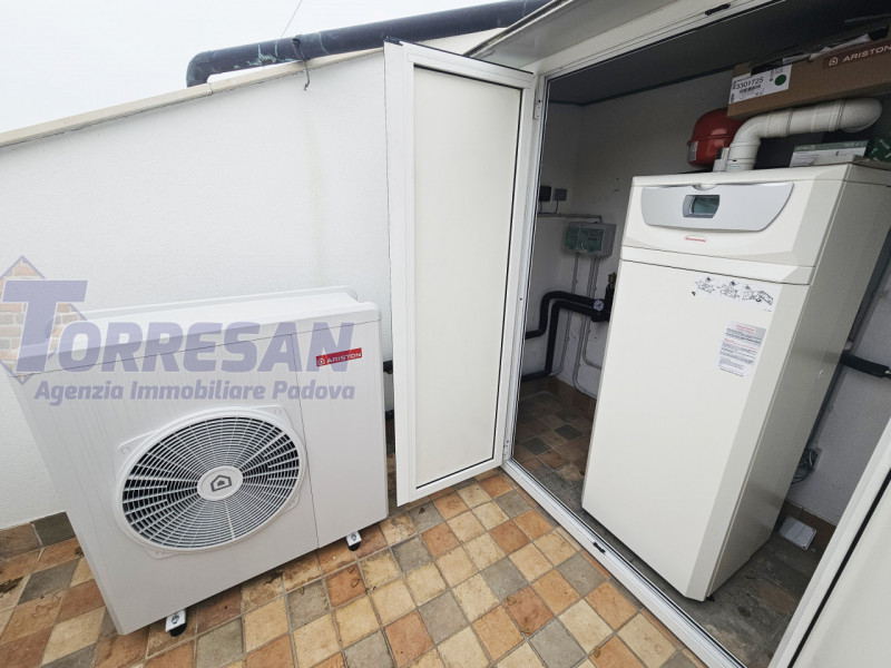 Eleganza e unicità nal cuore di Noventa Padovana 
Villa introvabile di circa 400 mq in classe A1 ...